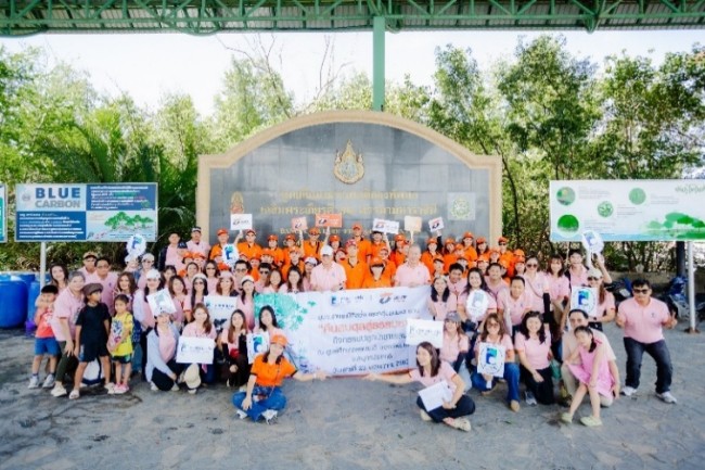 Thanachart Group and Ratchthani Leasing join forces to “Restore Nature's Balance” Planting mangroves and restoring ecosystems for a sustainable future